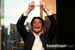 CES 2016 Show Report (better late than never) 5 Tatsya Sueyoshi (Luxman) receives award from SoundStage for L-550Ax